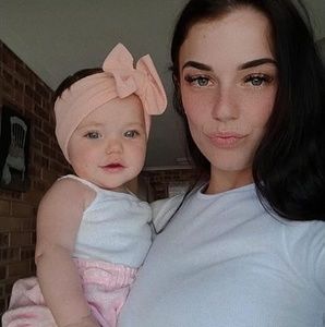 Meet your Posher, Chloe